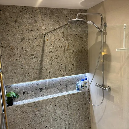 The Overlook * Cahir